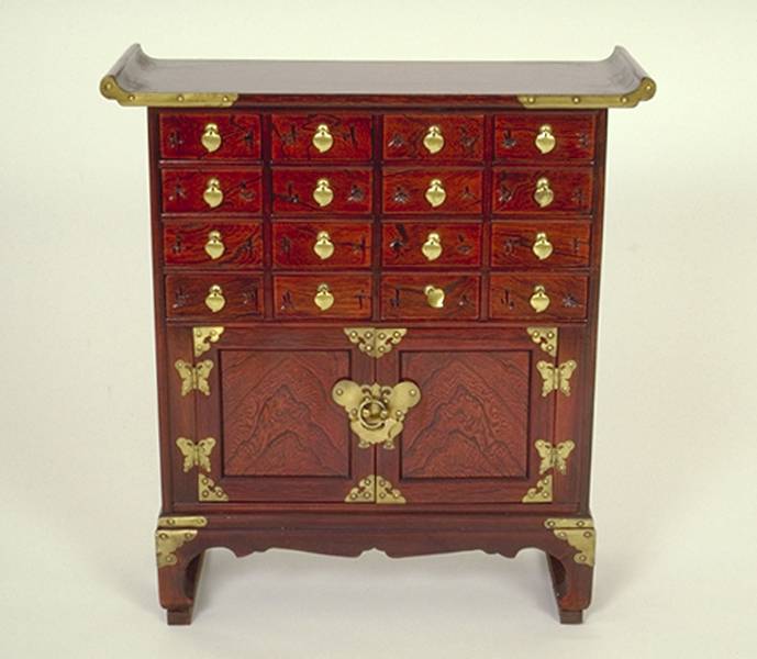 Bild von Apothekerschrank breit