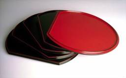 Bild von Lacktablett „Halbmond“, schwarz-rot, 36x32 cm